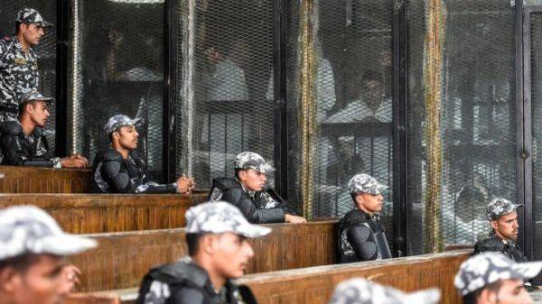 Абдель Фаттаха - 32 человека приговорены в Египте к пожизненному заключению - eadaily.com - Египет - Саудовская Аравия