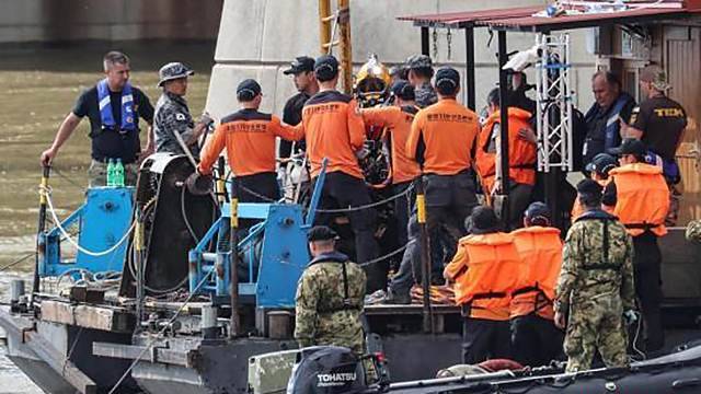 Полиция отпустила под залог капитана судна, столкнувшегося с катером в Будапеште - ren.tv - Южная Корея - Украина - Будапешт