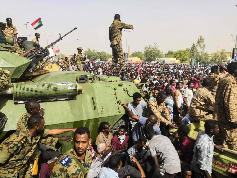 Омар Аль-Башира - В Судане произошла новая попытка госпереворота, заговорщики арестованы&nbsp;— Al Arabiya - theins.ru - Судан