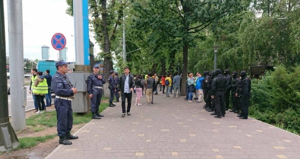 Мухтар Аблязов - Какой была обстановка в городах Казахстана после призыва Аблязова к митингам (фото, видео) - nur.kz - Алма-Ата