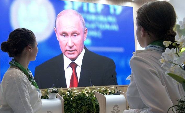 Иван Голунов - Майкл Калви - Neue Zürcher Zeitung (Швейцария): у правительства Путина нет плана по выводу экономики России из кризиса - inosmi.ru - Россия - Санкт-Петербург