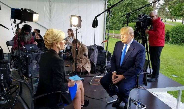Дональд Трамп - Трамп достал из пиджака секретный документ, помахал им и раскрыл его детали - nur.kz - США - Вашингтон - Мексика - Washington - Мехико
