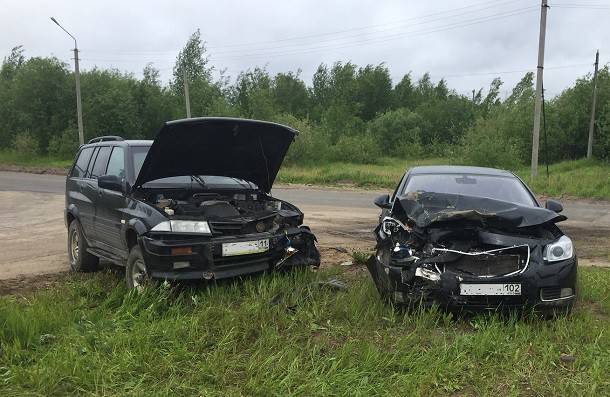 В Сыктывкаре столкнулись Opel и SsangYong - bnkomi.ru - респ. Коми - Сыктывкар