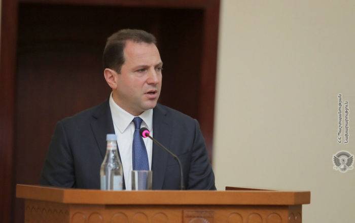 Давид Тоноян - "Если будет угроза войны, скажу" - что обещал Тоноян журналистам? - ru.armeniasputnik.am - Армения