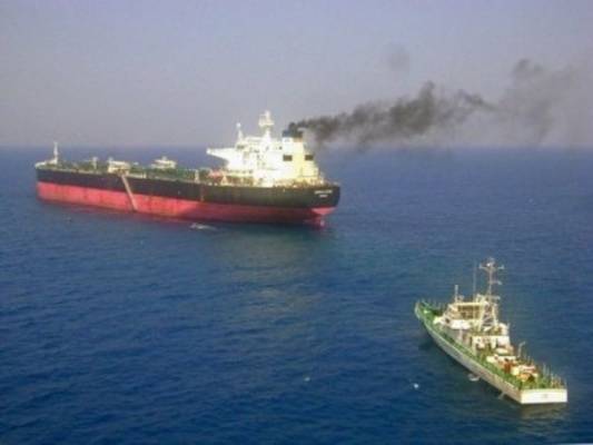 СМИ: Два нефтетанкера атакованы в Оманском заливе - eadaily.com - Англия - Пакистан - Панама - Оман - Маршалловы Острова