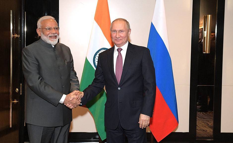 Владимир Путин - Нарендрой Моди - Путин провел переговоры с премьером Индии - news-front.info - Россия - Индия - Бишкек - Владивосток