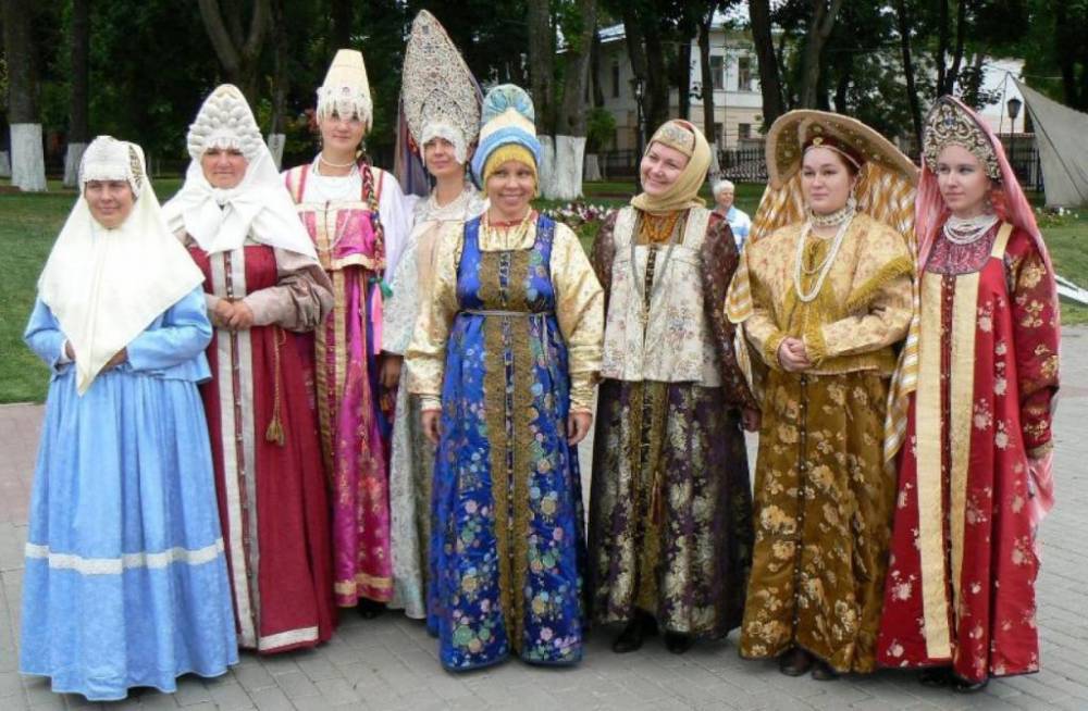 Ученые рассказали, зачем русские женщины носили много юбок под сарафаном - lemurov.net - Русь