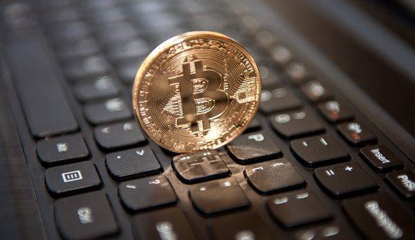 Bitcoin - Bitcoin вне закона, но в ходу. Украинские реалии использования криптовалют - argumentua.com - Украина