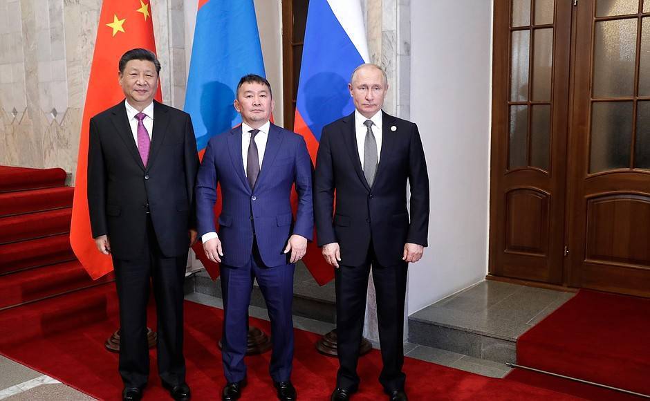 Владимир Путин - Си Цзиньпин - Путин провел переговоры с лидерами КНР и Монголии - news-front.info - Россия - Китай - Монголия
