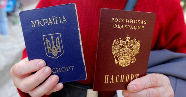 В МИД отреагировали на выдачу паспортов РФ жителям оккупированной части Украины - glavnoe.ua - Россия - Украина - обл. Донецкая - Луганская обл.