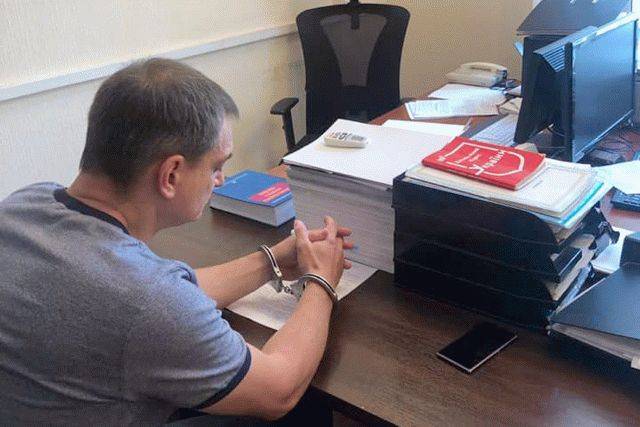 Юрий Луценко - В Украине задержали одиозного главаря «ДНР» - real-vin.com - Россия - Украина - Крым - ДНР