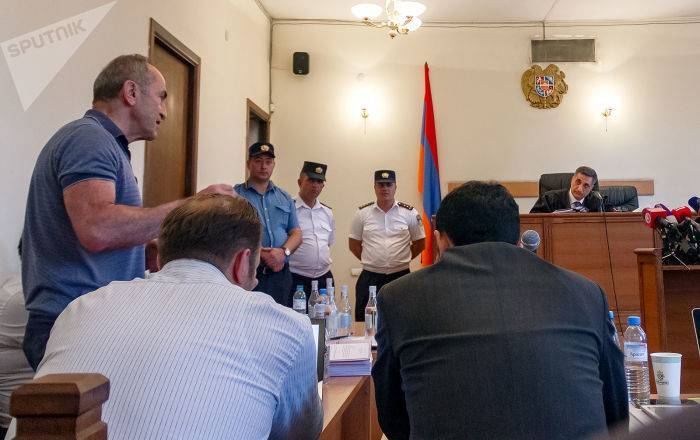 Роберт Кочарян - Роберт К - "Это дело вам не по зубам": экс-президент Роберт Кочарян обратился к судье - ru.armeniasputnik.am - Армения