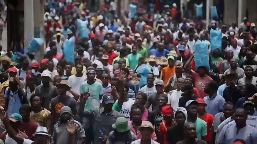 Моиз Жовенель - Гаити охватили массовые беспорядки - ru.euronews.com - Гаити - Порт-О-Пренс