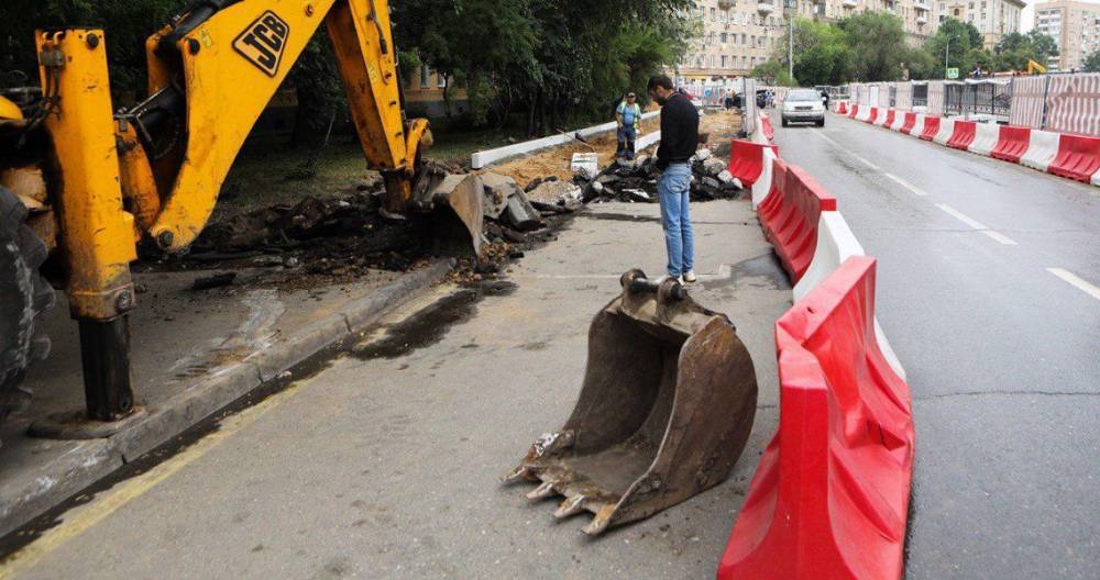 Петр Бирюков - Более тысячи улиц Москвы благоустроят до конца года - m24.ru - Москва - Строительство