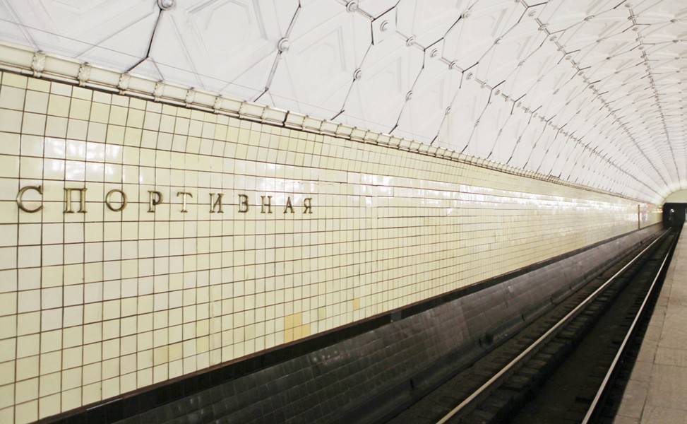 Южный вестибюль станции метро "Спортивная" работает только на вход - m24.ru - Англия