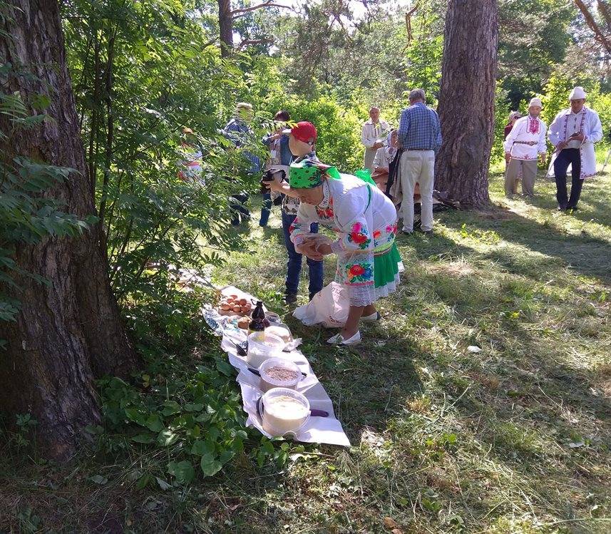 На марийских молениях Агавайрем ульяновцы задобрили богов яйцами и кашей - ulpravda.ru - респ. Марий Эл