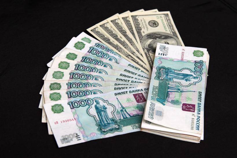 Петр Пушкарев - Эксперт не исключил победу рубля над долларом к концу 2019 года - actualnews.org - Россия - США