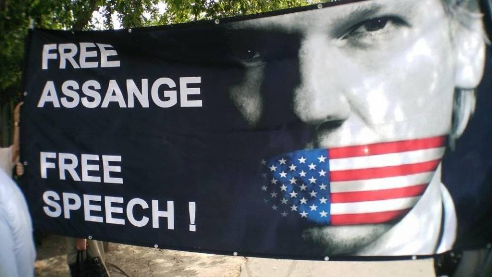 Джулиан Ассанж - В Киеве прошла акция в поддержку Джулиана Ассанжа - news-front.info - США - Украина - Киев - Вашингтон - Ирак - Афганистан