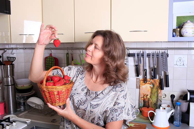 Как выбрать вкусную клубнику - tvc.ru - Россия - Польша - Сербия - Греция