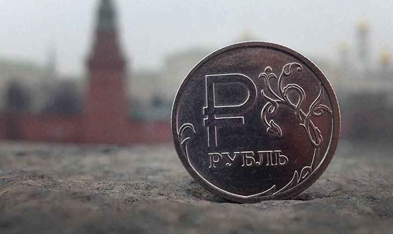 Петр Пушкарев - Эксперт спрогнозировал победу рубля над долларом к концу года - bloknot.ru - Россия - США