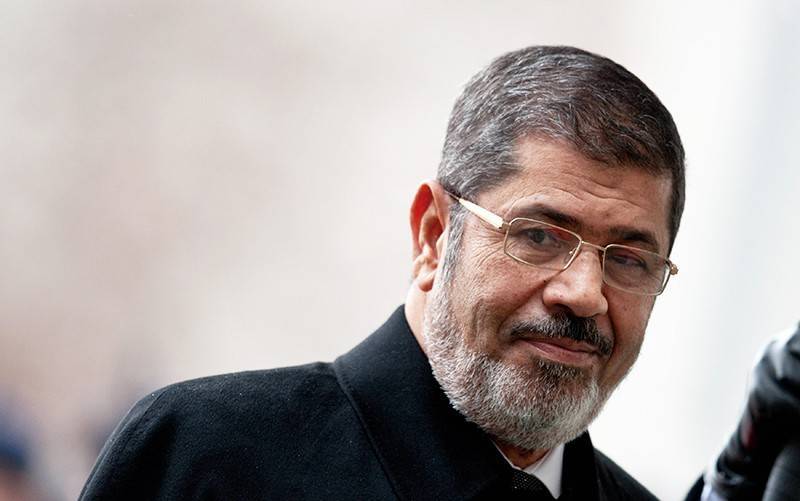 Мухаммед Мурси - Экс-президент Египта Мурси умер во время судебного заседания - tvc.ru - Египет