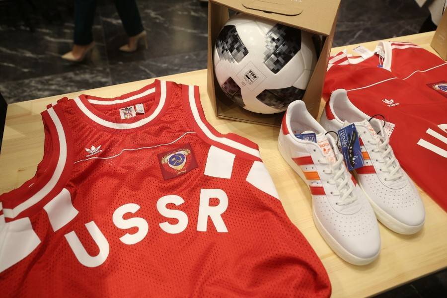 Георгий Жуков - Литовские депутаты призвали Adidas отказаться от выпуска товаров с символикой СССР - m24.ru - Лондон - Литва - Харьков
