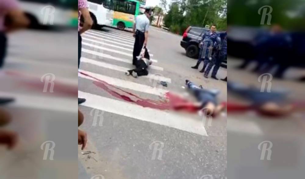 В Вязьме мужчина перерезал горло своему товарищу на глазах у прохожих - readovka.ru