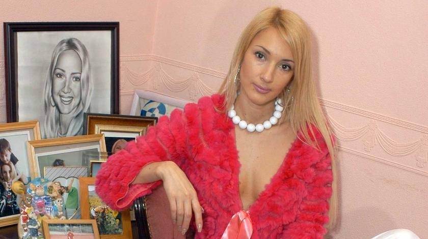 Прохор Шаляпин - Лера Кудрявцева - Верка Сердючка - "Трупные" ноги: Кудрявцеву унизили после фото с Шаляпиным - utro.ru