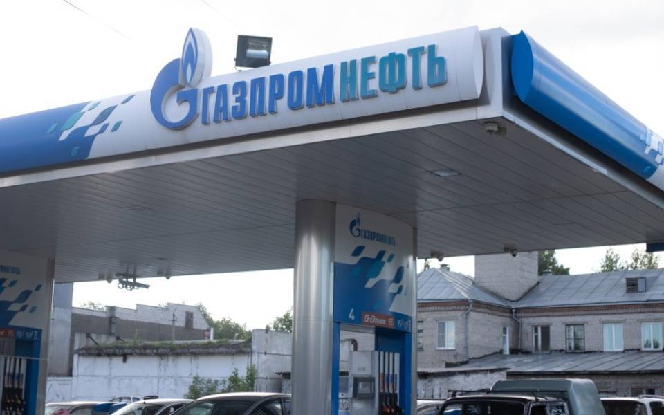 Дмитрий Козак - Павел Баженов - Росстат: Оптовые цены на бензин в мае подскочили на 17,5% - theins.ru - Санкт-Петербург