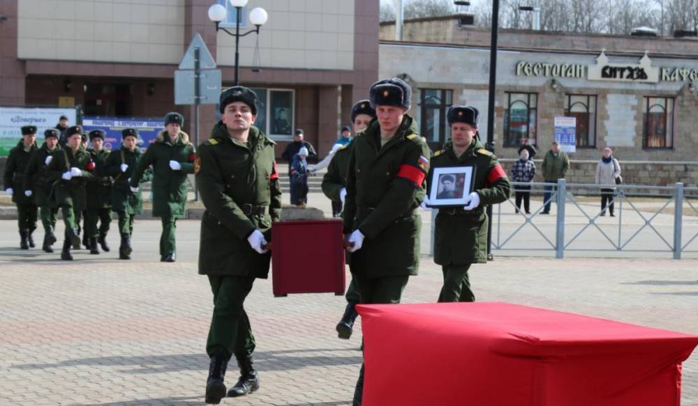 В Петербурге захоронят останки погибших под Нарвой героев Великой Отечественной войны - gorod-plus.tv - Казахстан - р-н Кировский