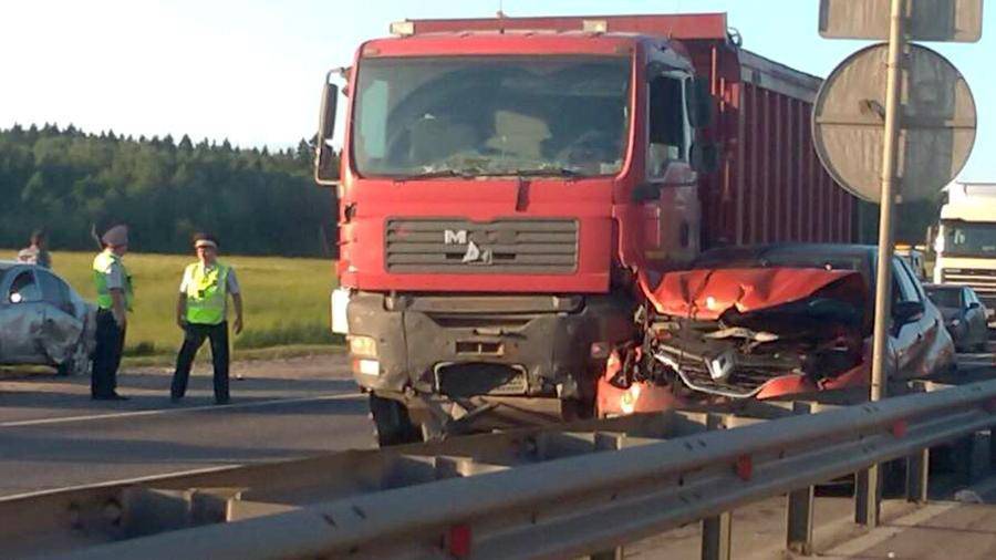 Авария с участием 11 автомобилей произошла под Москвой - iz.ru - Московская обл. - Калининград - район Сергиево-Посадский