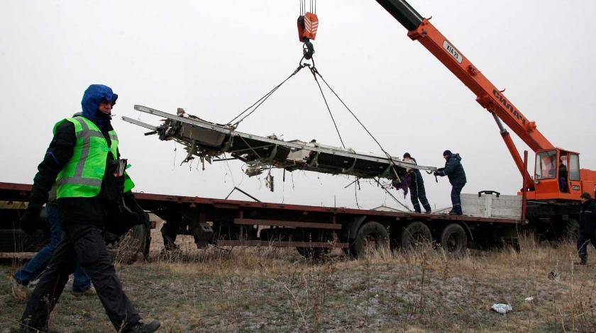 СМИ назвали "виновных" в крушении "Боинга" в Донбассе россиян - utro.ru - Украина - Голландия - Курск