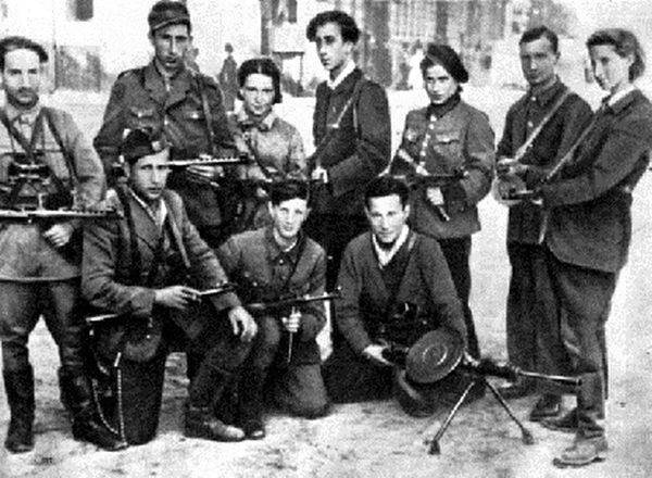 Дэниел Крейг - Еврейский партизанский отряд или Тайны братьев Бельских - argumentua.com