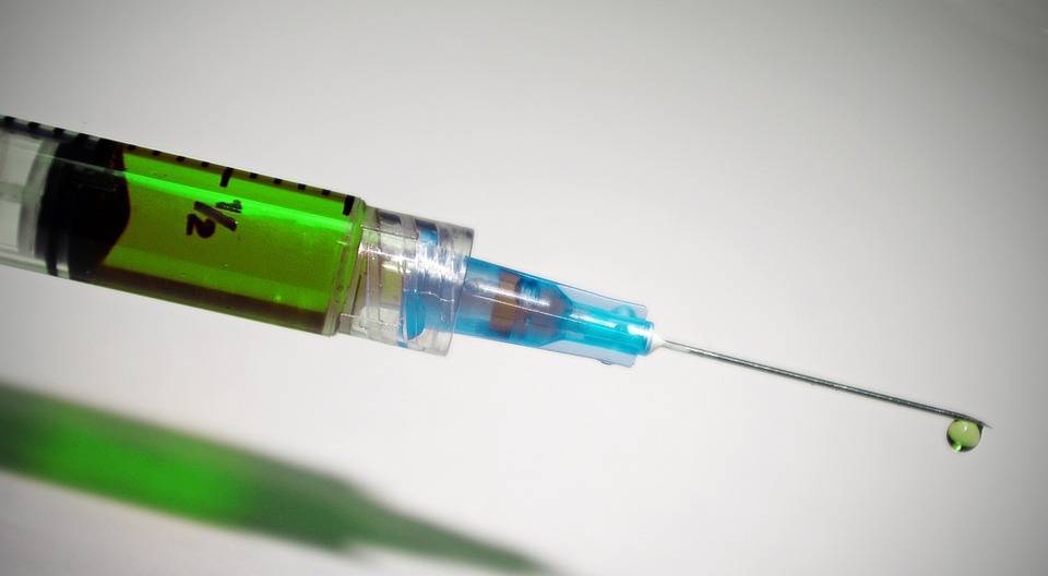 Опрос The Wellcome Trust: старшее поколение не верит в безопасность вакцин - cursorinfo.co.il - Израиль - Лондон