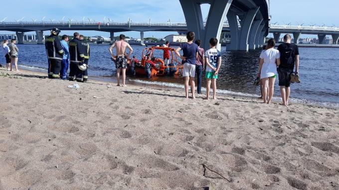 Человек разбился насмерть, упав с Яхтенного моста - piter.tv - Санкт-Петербург