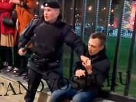 Павел Чиков - В Москве массово допрашивают посетителей хип-хоп фестиваля, избитых росгвардейцами - lentanovosti.ru - Россия