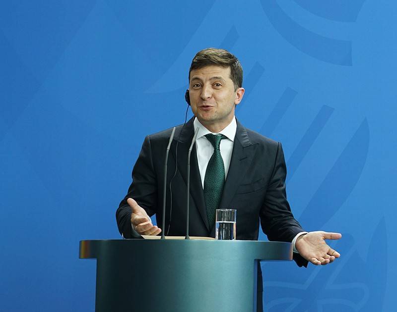 Владимир Зеленский - Виктор Янукович - Похваставшегося красивыми украинками Зеленского обвинили в сексизме - tvc.ru - Украина - Париж