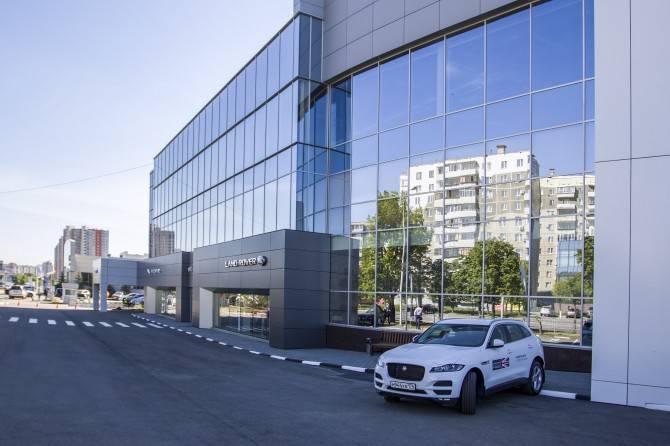 Jaguar Land Rover открыл обновленный дилерский центр в Челябинске - autostat.ru - Россия - Челябинск