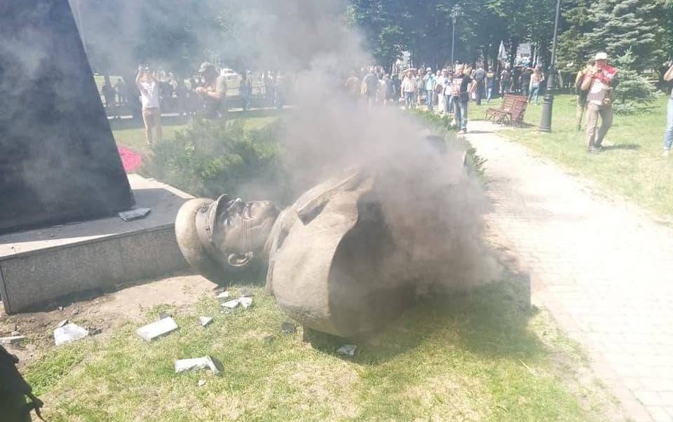 Георгий Жуков - Харьковский депутаты жестко ответили местным националистам - bragazeta.ru - Харьков