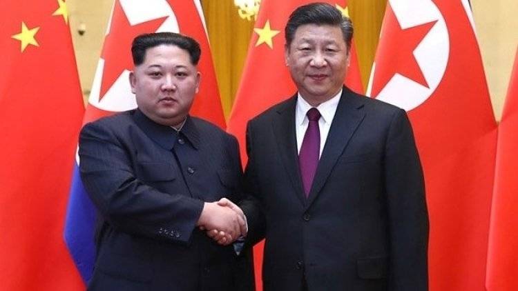 Ким Ченын - Ван И. - Си Цзиньпинь - Ян Цзечи - Си Цзиньпин прибыл в Пхеньян и провел встречу Ким Чен Ыном - polit.info - Китай - КНДР - Пхеньян