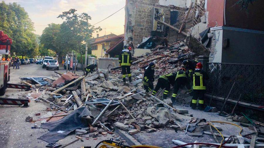 Жилой дом обрушился в Италии из-за взрыва бытового газа - iz.ru - Италия - Китай - провинция Шаньдун