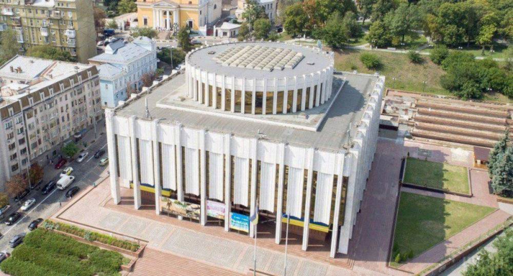 Владимир Зеленский - Андрей Богдан - Зеленский переедет из АП в Украинский дом на Крещатике - ru.slovoidilo.ua - Украина