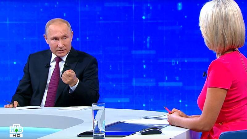 Владимир Путин - Путин отметил, что повышение МРОТ затронуло 44 миллиона&nbsp;россиян - polit.info - Россия