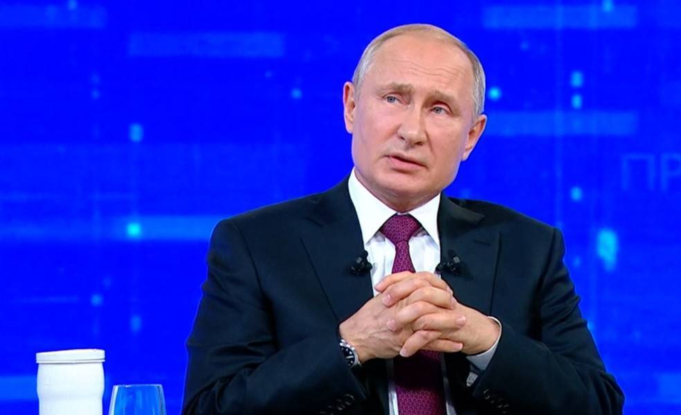 Владимир Путин - СК проверит поступившую на прямую линию жалобу учительницы из Орла - m24.ru - Россия - Орловская обл.