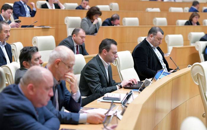 Ален Симонян - Ситуация в Тбилиси: армянская делегация покинула заседание парламента Грузии - видео - ru.armeniasputnik.am - Армения - Грузия - Тбилиси