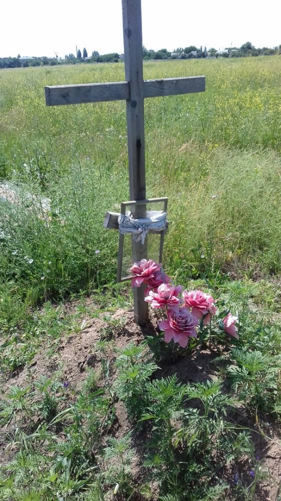 Появились новые фото заброшенных могил российских боевиков на Донбассе (фото) - ghall.com.ua - ДНР - Харцызск