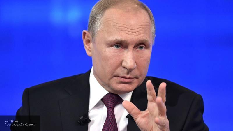 Владимир Путин - Олег Матвейчев - Путин показал взвешенный подход ко всем проблемам во время прямой линии, говорит политолог - nation-news.ru - Россия