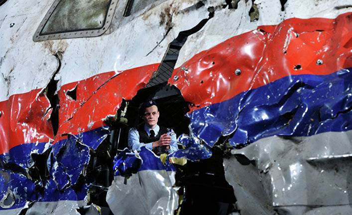 Владимир Путин - The Washington Post (США): катастрофа самолета MH17 объединила Запад против России. Но сегодня это единство не столь очевидно - inosmi.ru - Россия - Украина - Австралия - Голландия - Куала-Лумпур - Амстердам