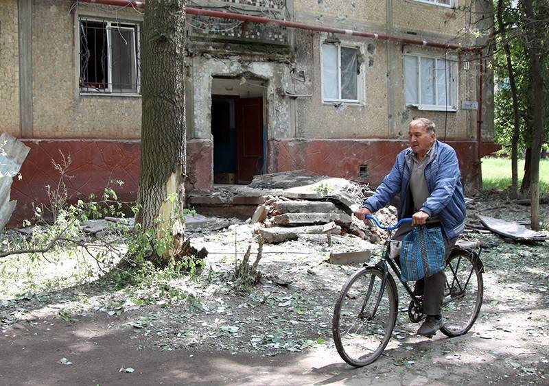 Владимир Зеленский - Игорь Коломойский - Ринат Ахметов - Виктор Пинчук - Зеленский нашел спонсоров Донбасса - tvc.ru - Украина