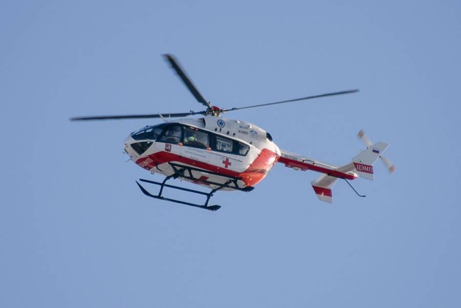 Санитарный вертолет эвакуировал пострадавшего в ДТП в ТиНАО - m24.ru - Москва - Московская обл.